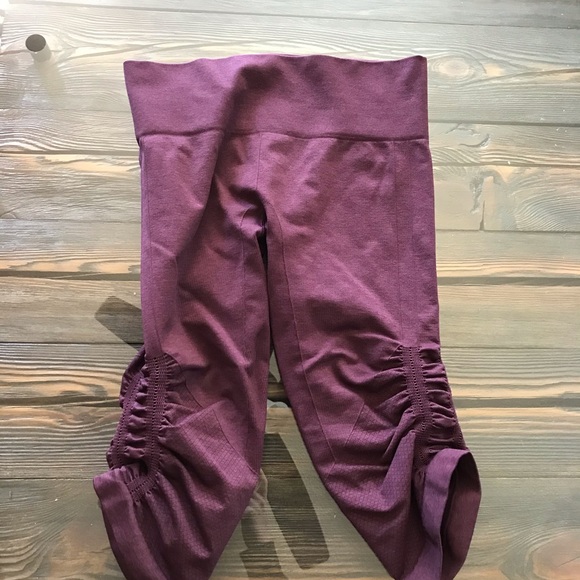 lululemon athletica Pants - Lululemon crop 🍋